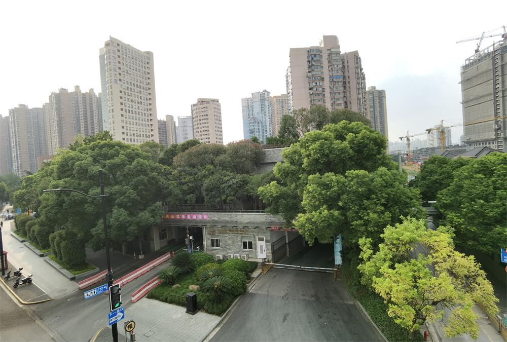 黄浦垃圾中转站大门外景(1)